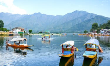 Delhi – Kashmir – Amritsar Tour Package